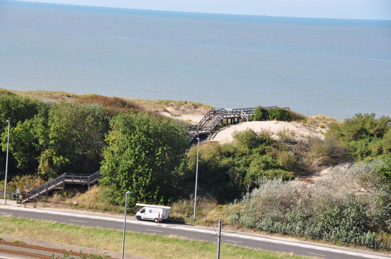 Appartamento Sea The Sea - Feel The Sea - Touch The Sea Bredene Esterno foto